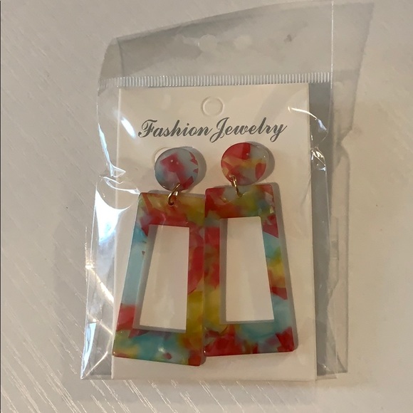 Beautiful earrings! - Picture 4 of 4